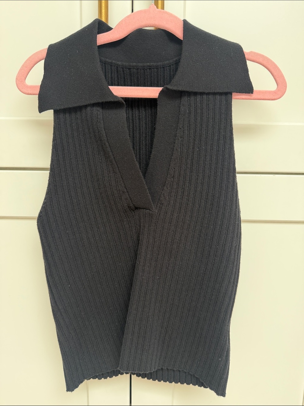 SHEIN Black Ribbed Knit Sleeveless Top with Polo Collar